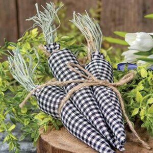 Set/4 Black & White Gingham Pattern Fabric Primitive Carrots